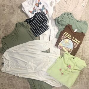 Women’s Lot : 9 pieces total ; American Eagle Jeans (Never Worn), 2 dresses, etc